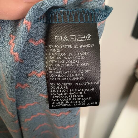 3/$20 Silence + Noise Urban Outfitters abstract print cutout skater dress SZ XS - Picture 9 of 9